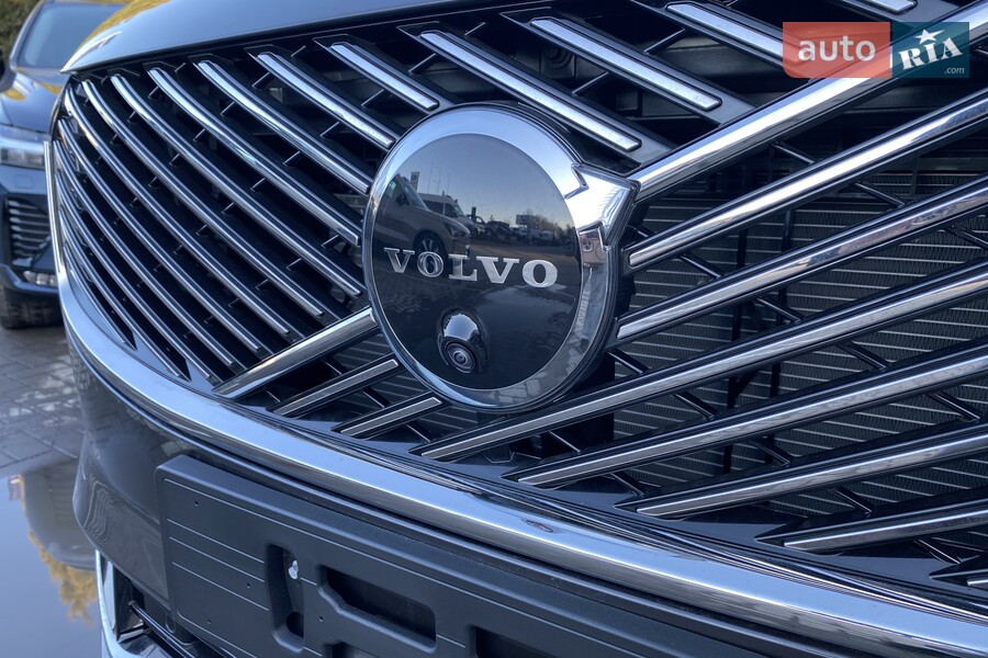 Volvo XC90 - фото 11