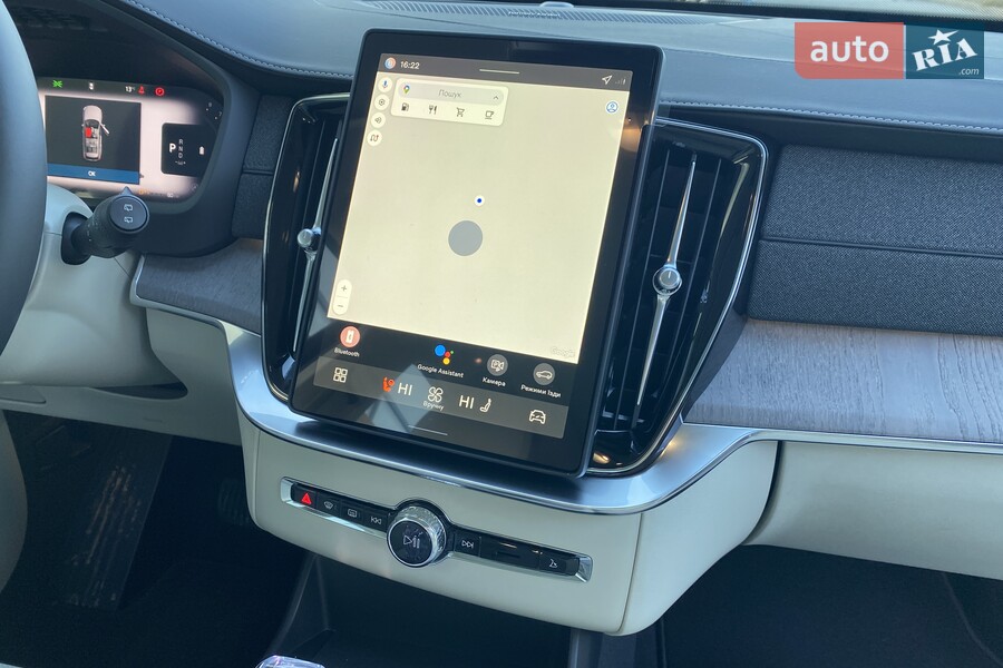 Volvo XC90 - фото 25