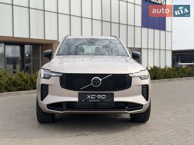 Volvo XC90 2025 Plus Dark