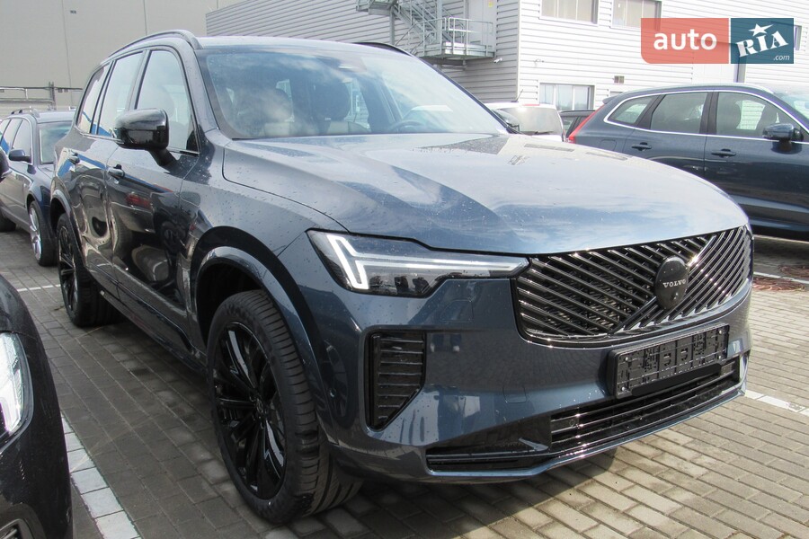 Volvo XC90 - фото 1