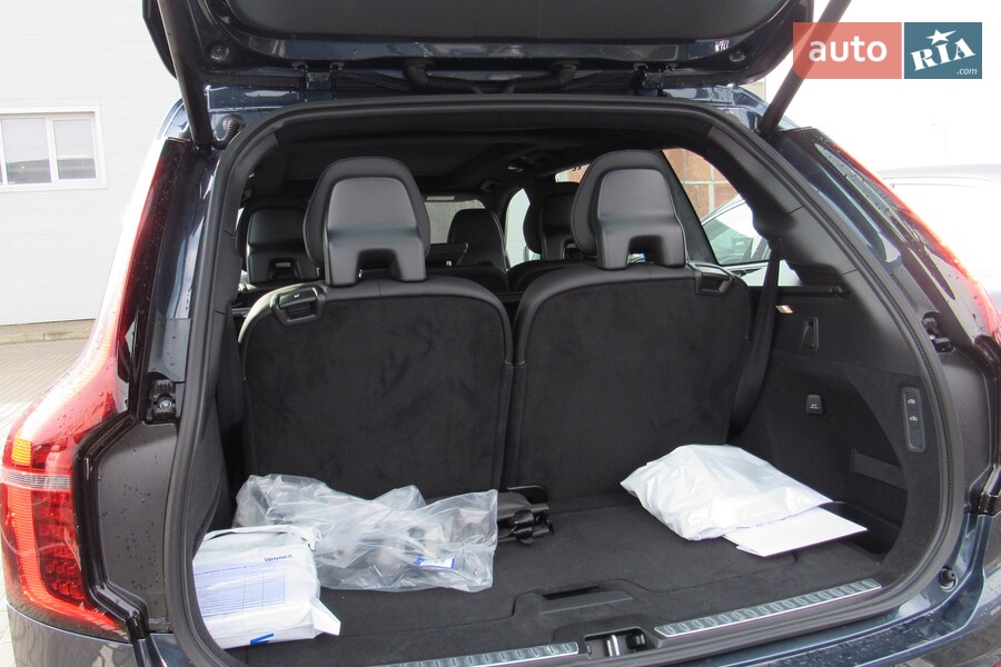 Volvo XC90 - фото 10