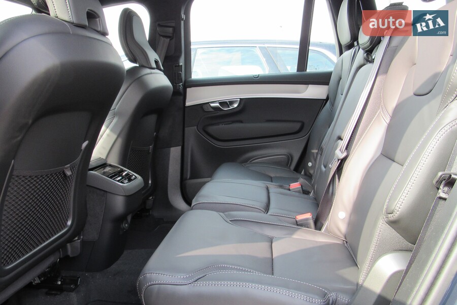 Volvo XC90 - фото 14