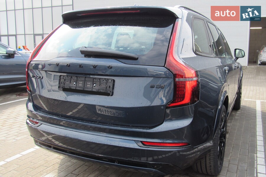 Volvo XC90 - фото 8