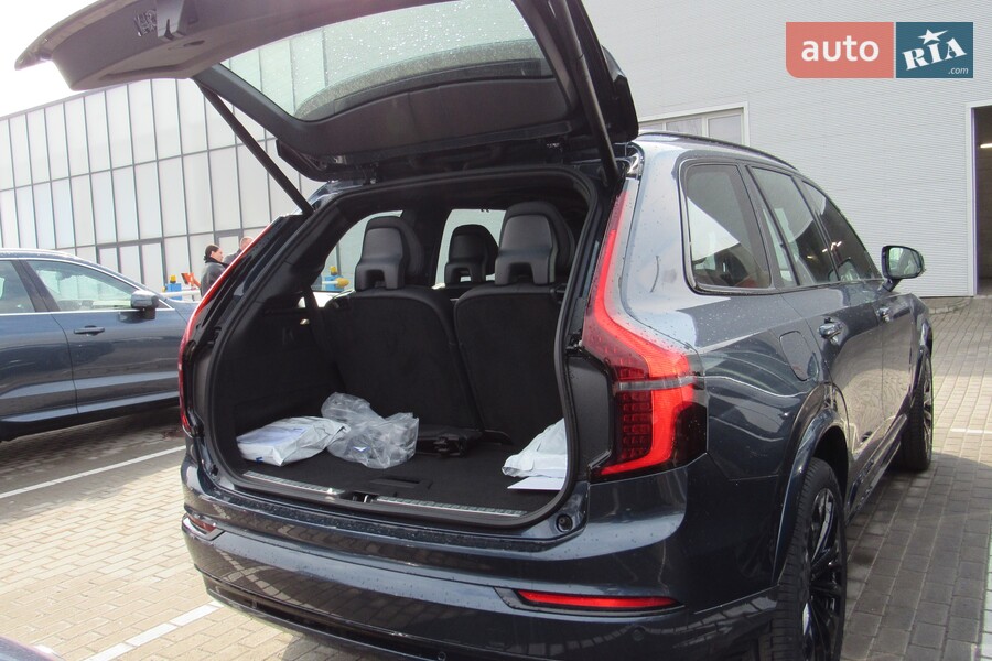 Volvo XC90 - фото 9