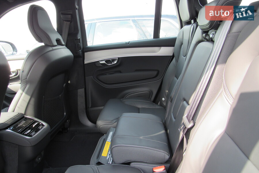Volvo XC90 - фото 19