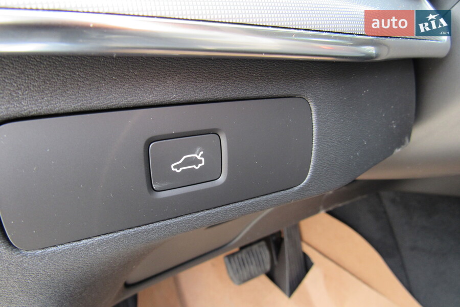Volvo XC90 - фото 23