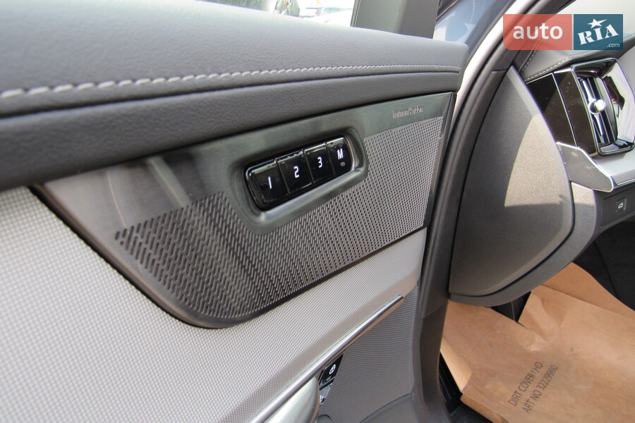 Volvo XC90 - фото 34