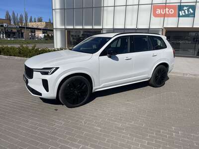 Volvo XC90 2025 Plus Dark