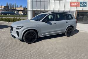 Volvo XC90 Plus Dark