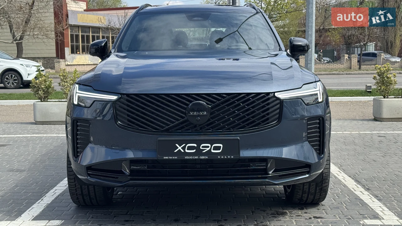 Volvo XC90 Ultra Dark