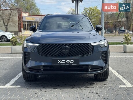 Volvo XC90 2025