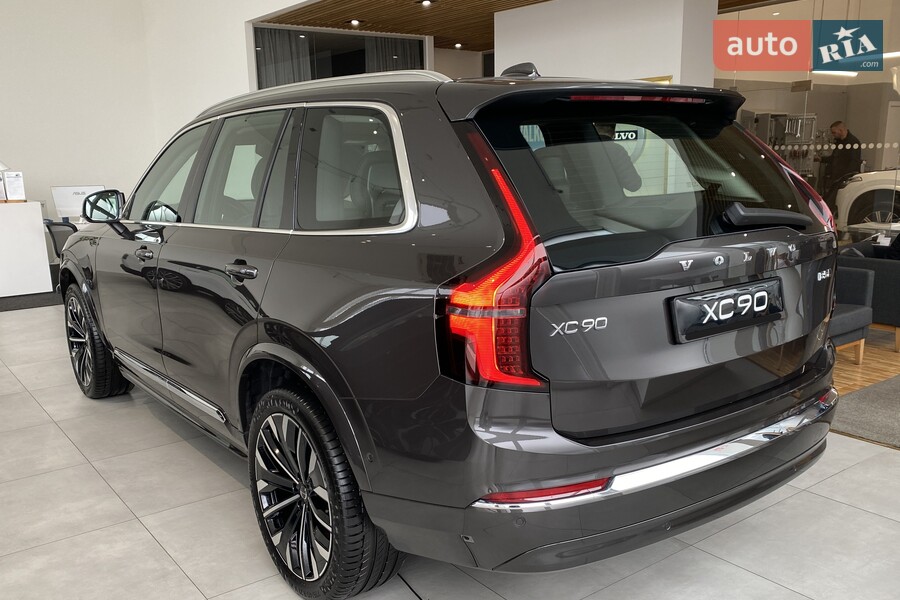 Volvo XC90 - фото 8