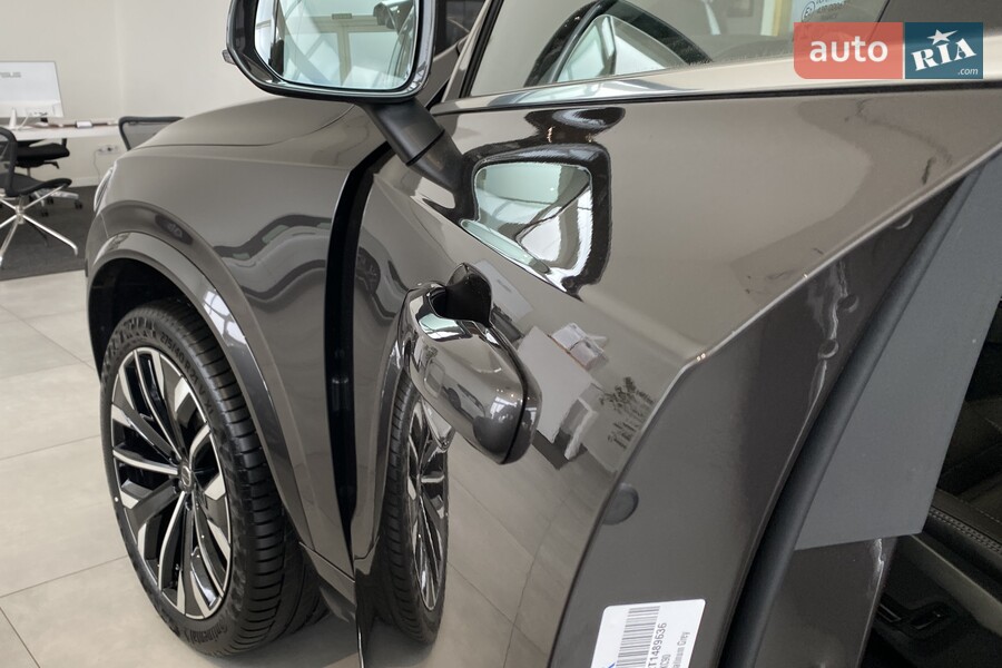 Volvo XC90 - фото 11