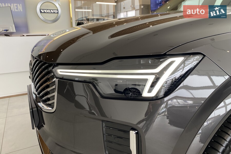 Volvo XC90 - фото 10