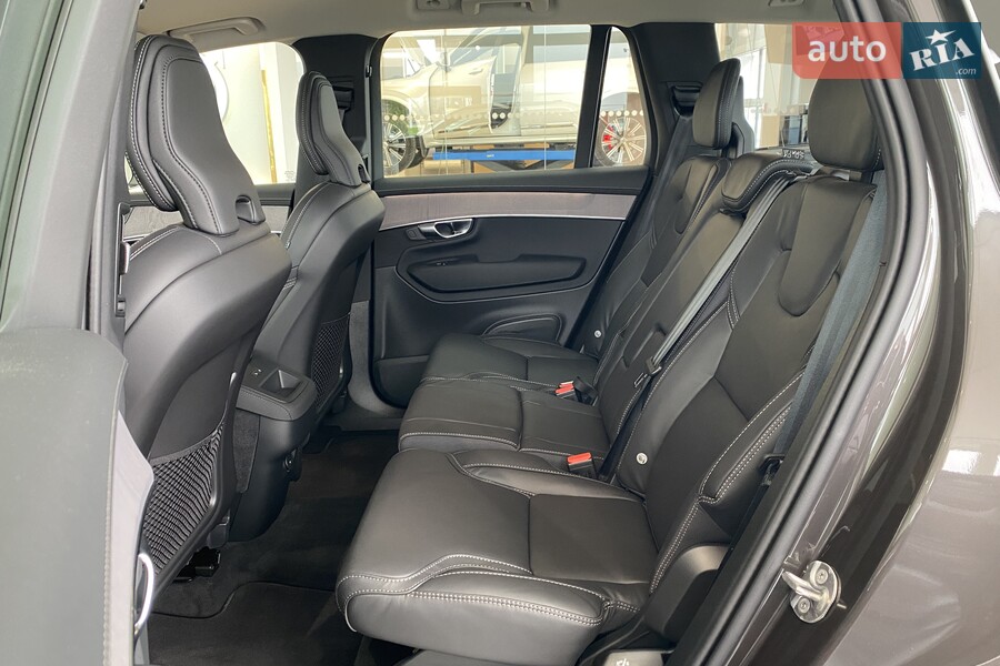 Volvo XC90 - фото 13
