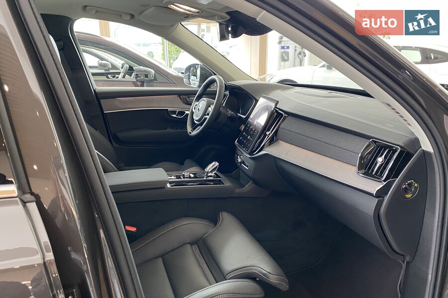 Volvo XC90 - фото 16