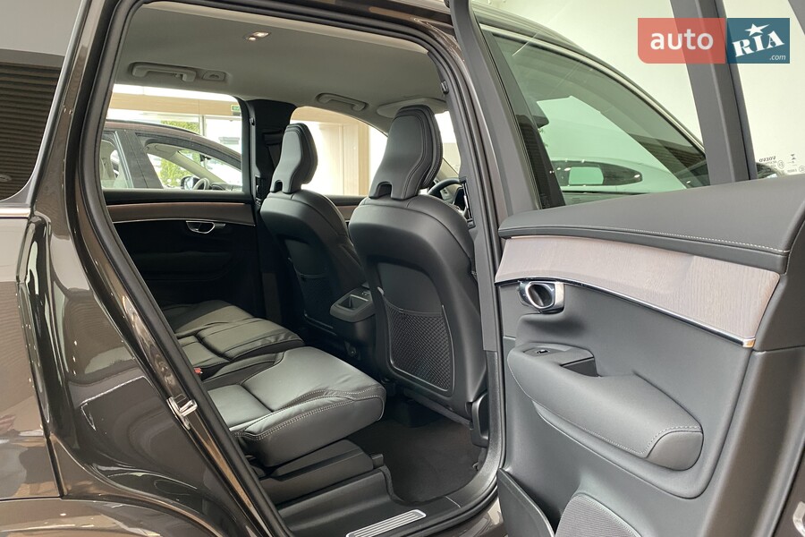 Volvo XC90 - фото 23