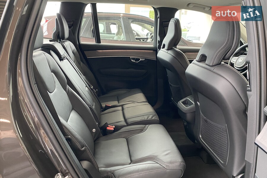 Volvo XC90 - фото 24