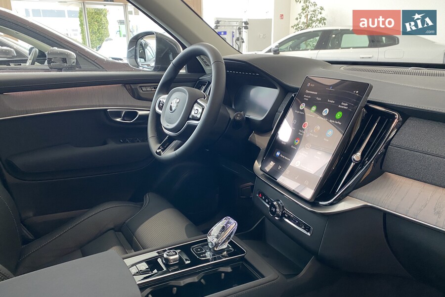 Volvo XC90 - фото 25