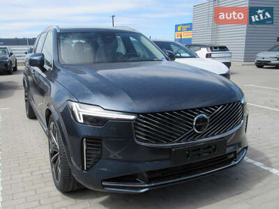 Volvo XC90 2026 Plus Bright