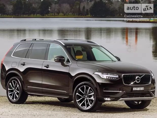 Volvo XC90 Momentum