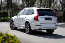 Volvo XC90 Momentum