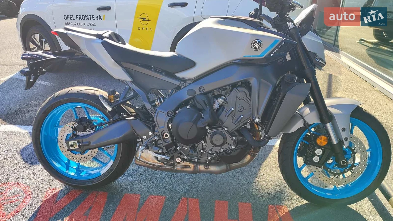 Yamaha MT-09 Base
