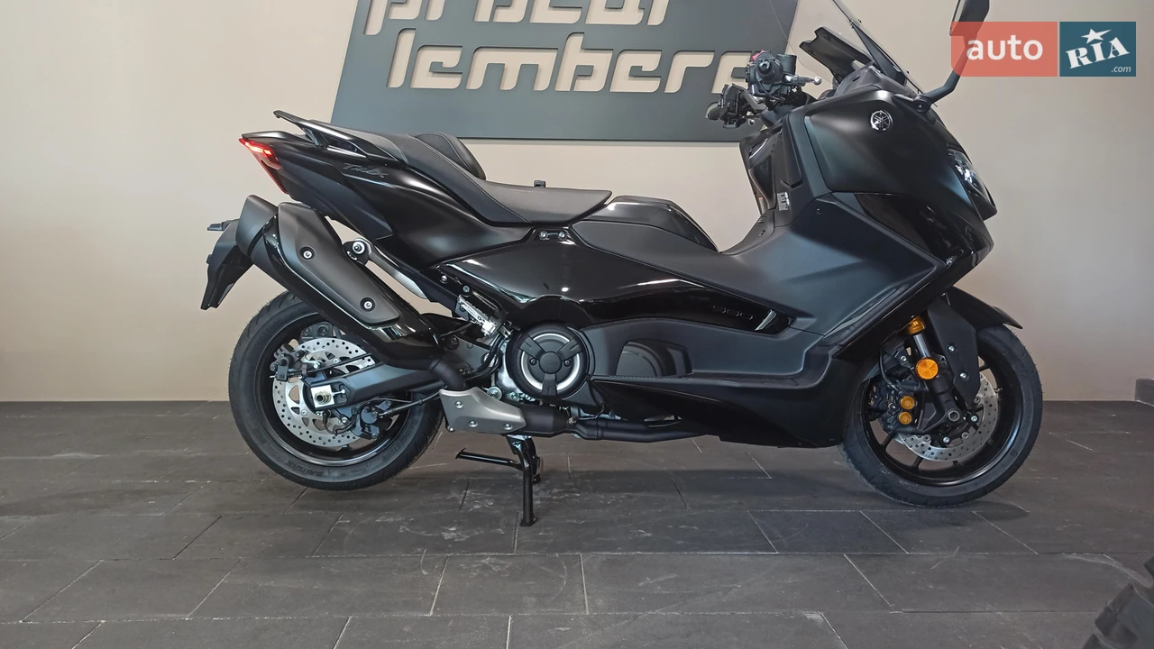 Yamaha T-MAX Base