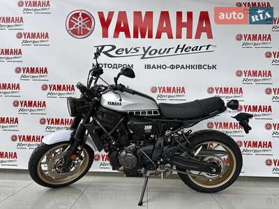 Yamaha XSR 700 2024 Base