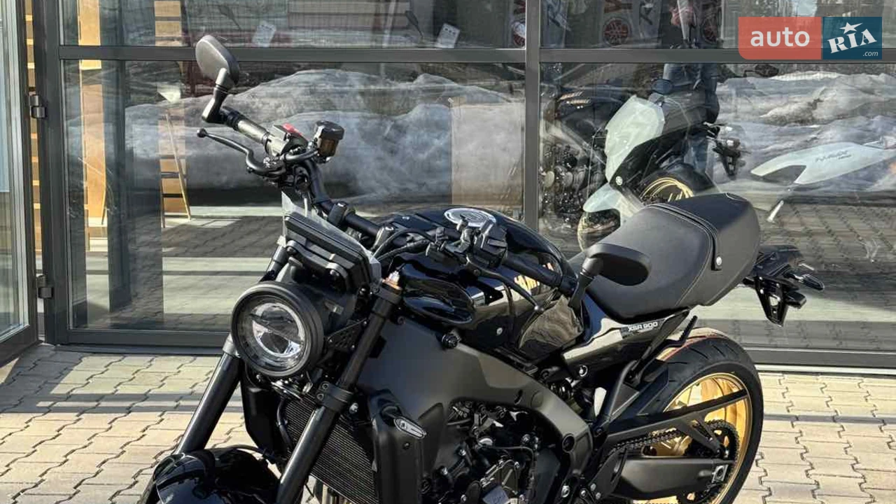 Yamaha XSR 900 Base