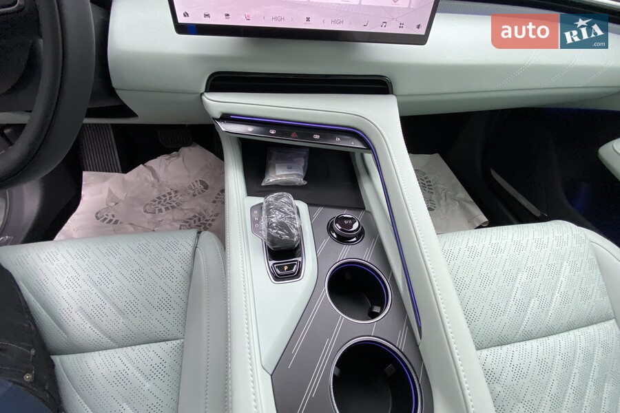 Zeekr 001 - фото 21