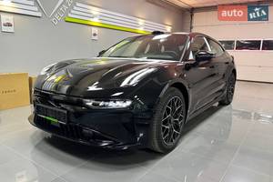 Zeekr 001 