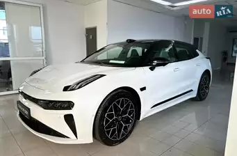 Zeekr 001