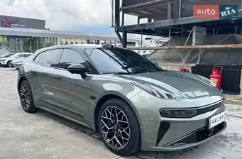 Zeekr 001