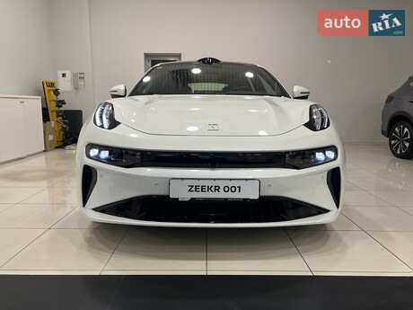 Zeekr 001 2025