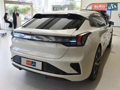 Новый Zeekr 001 2025 - фото 2