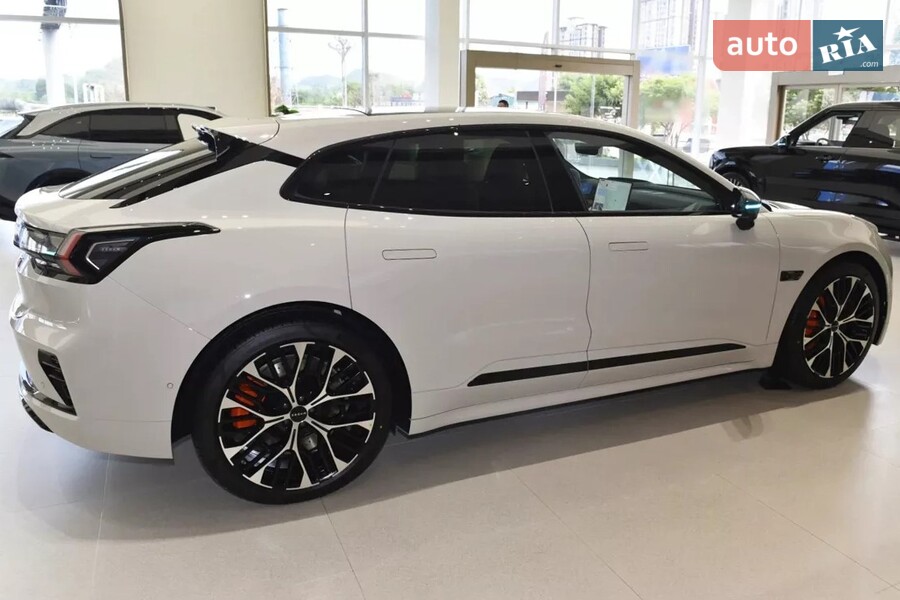 Zeekr 001 - фото 3