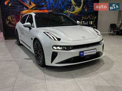 Zeekr 001 You 100 kWh Dual Motor Electric (789 к.с.) AWD 2025