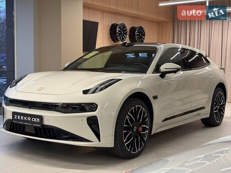 Zeekr 001 2025