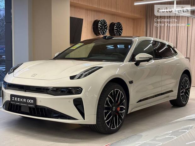 Zeekr 001 2025