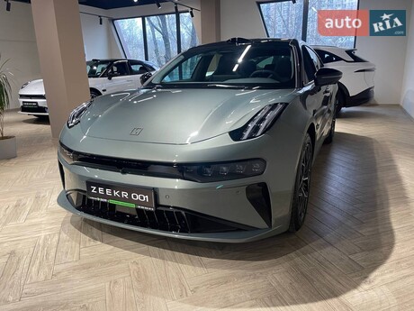 Zeekr 001 2025