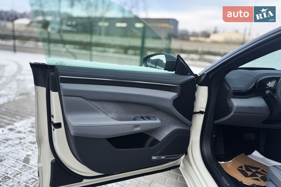 Zeekr 001 - фото 25