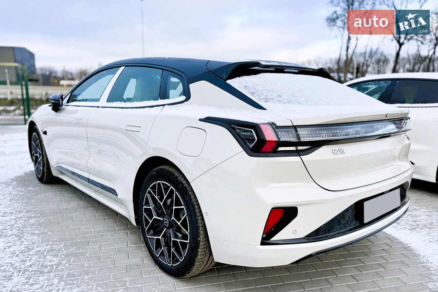 Zeekr 001 - фото 9