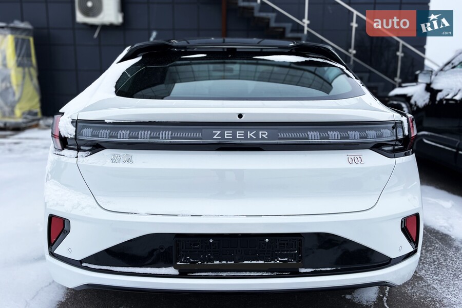 Zeekr 001 - фото 3