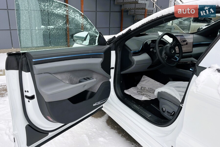 Zeekr 001 - фото 6