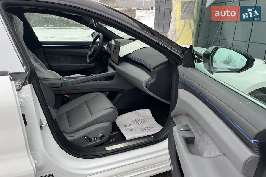 Zeekr 001 - фото 17