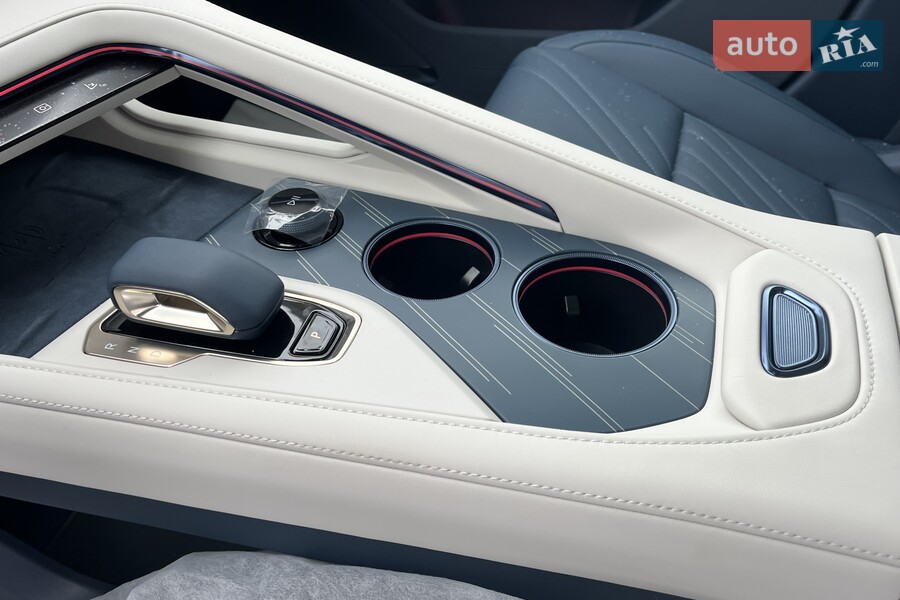 Zeekr 001 - фото 12