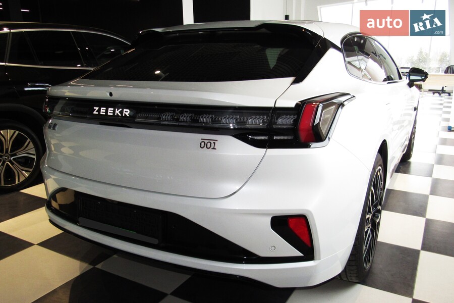 Zeekr 001 - фото 3