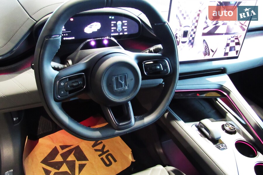 Zeekr 001 - фото 12