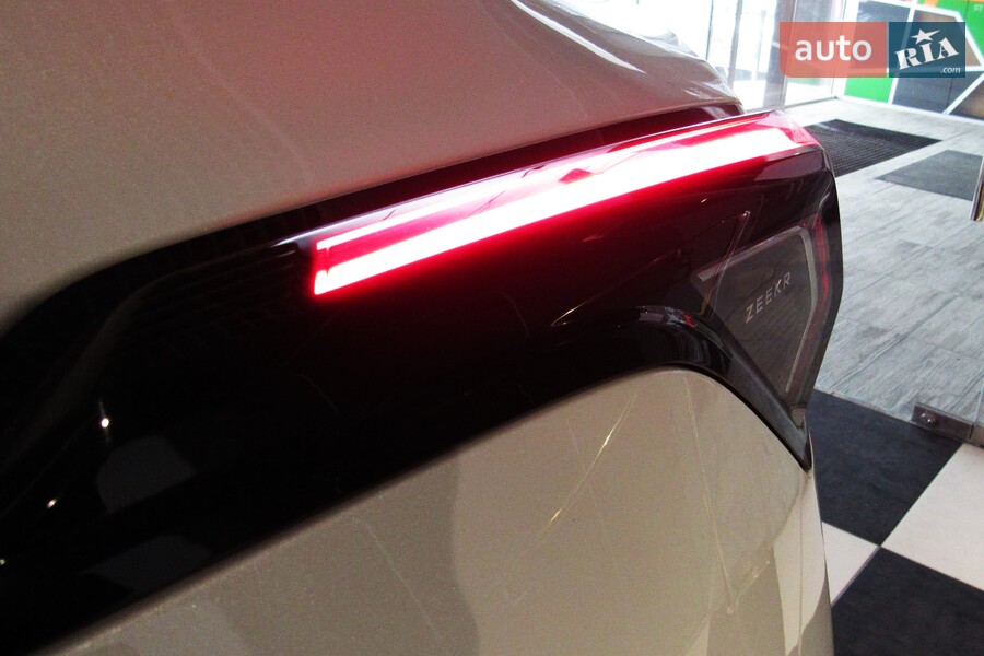 Zeekr 001 - фото 13